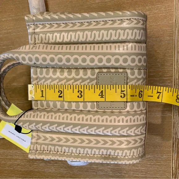 Marc Jacobs Beige Logo Mini Bag. Top handle and crossbody - Picture 8 of 14